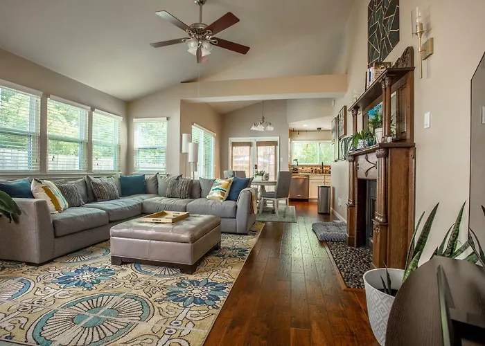 Comfortable, Family And Business Friendly 2Bd/2Ba House In North Austin