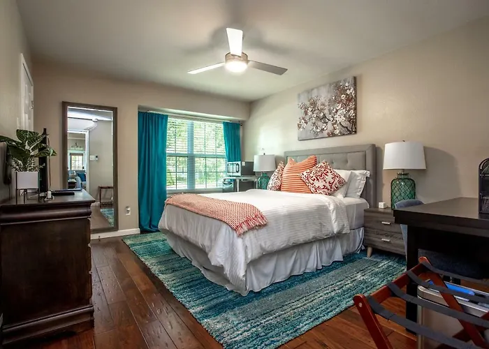 Comfortable, Family And Business Friendly 2Bd/2Ba House In North Austin