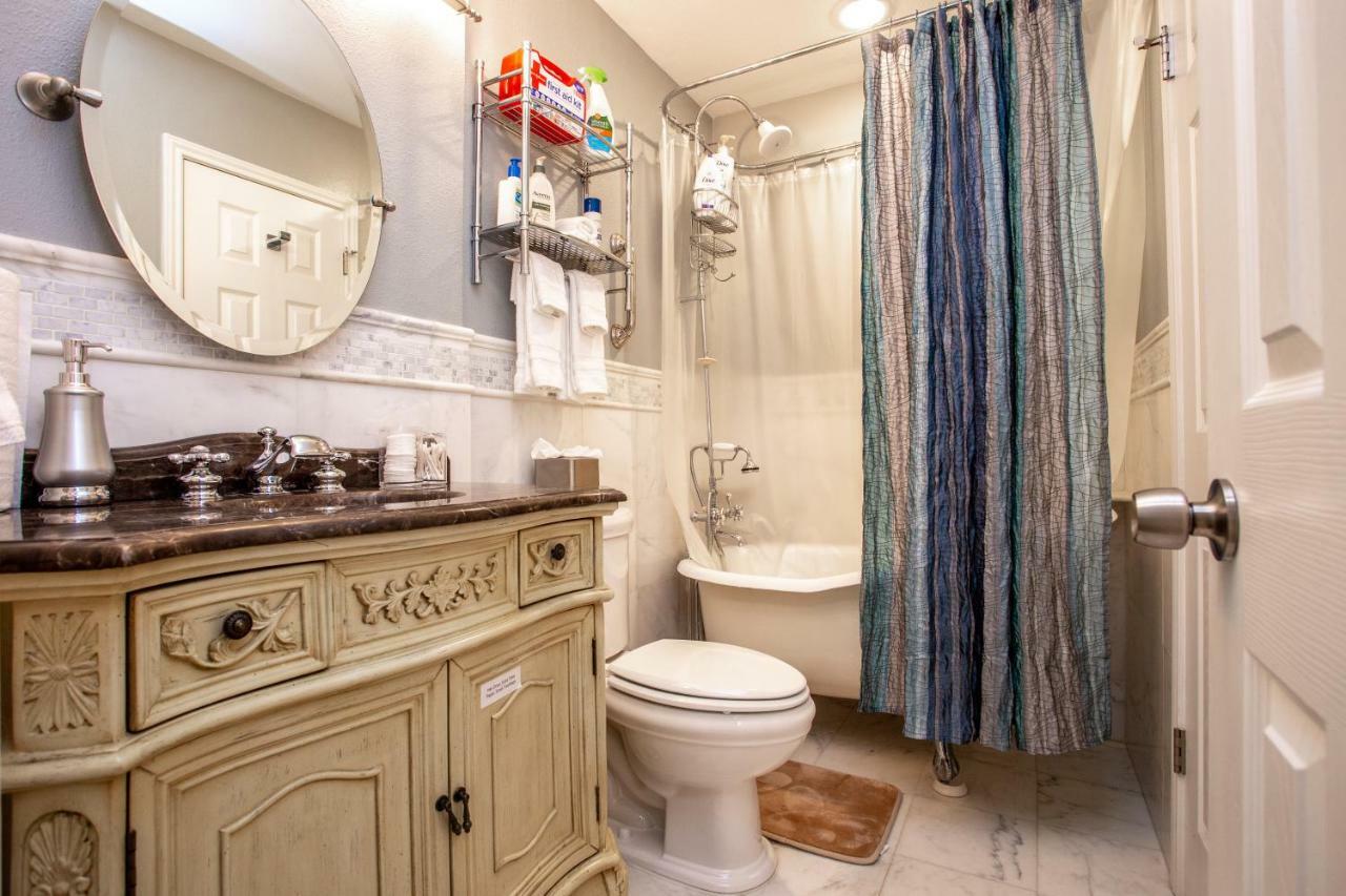 Comfortable, Family And Business Friendly 2bd/2ba House In North Hébergement de vacances Austin